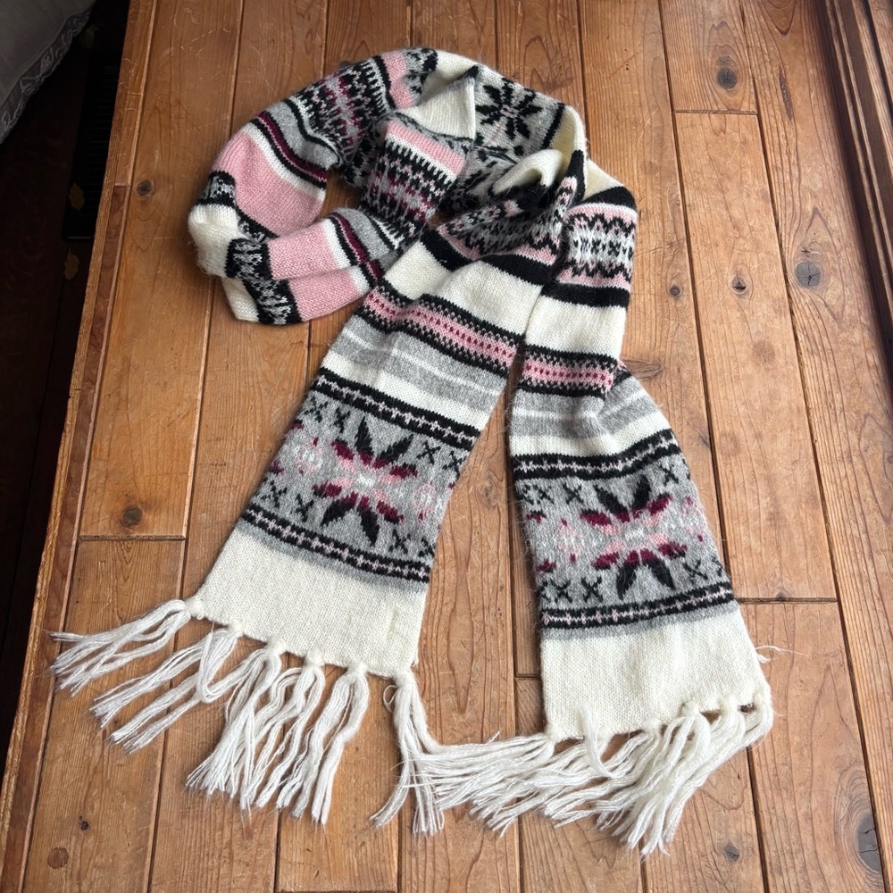 Joe Boxer Cream/Pink and Black Knit Scarf